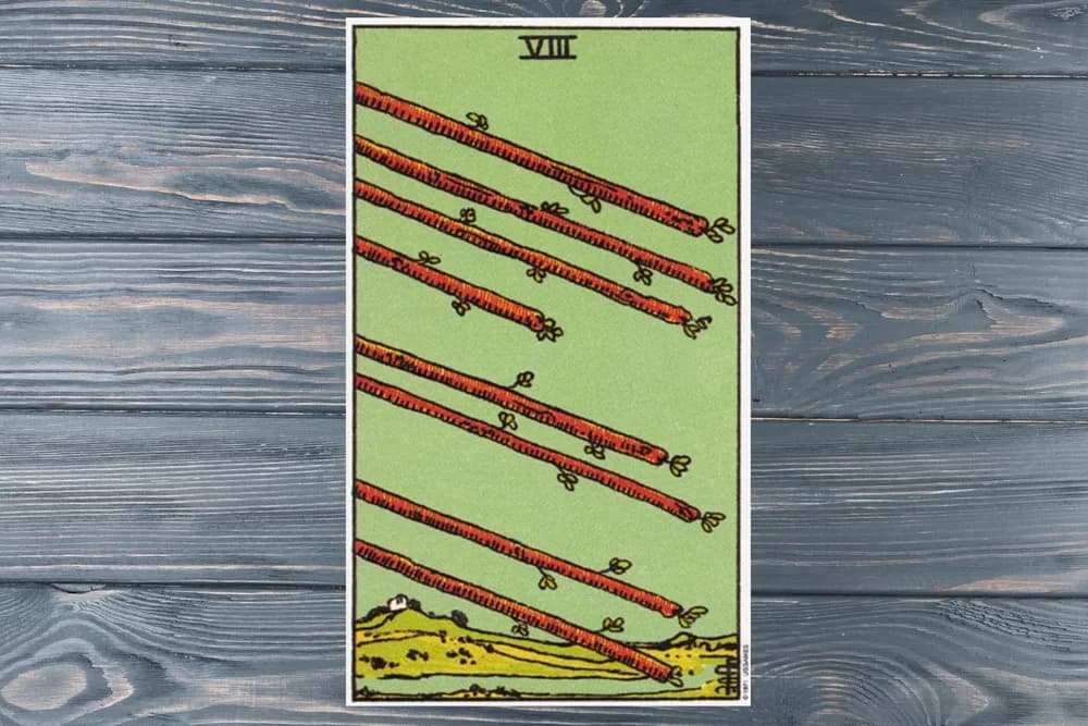 Що означає карта Вісімка Жезлів в Таро – Чорний Ворон